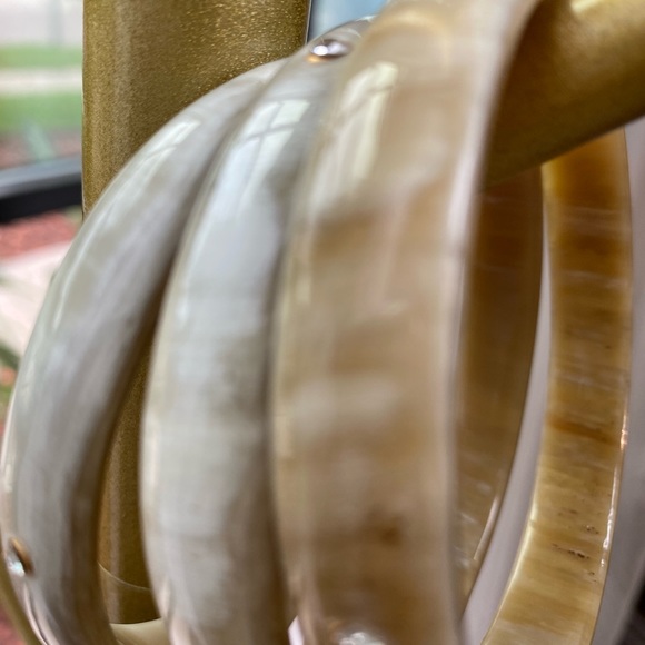 Handcrafted  BUFFALO HORN MINIMALIST BANGLE BRACELET (3PCS) - Picture 3 of 10